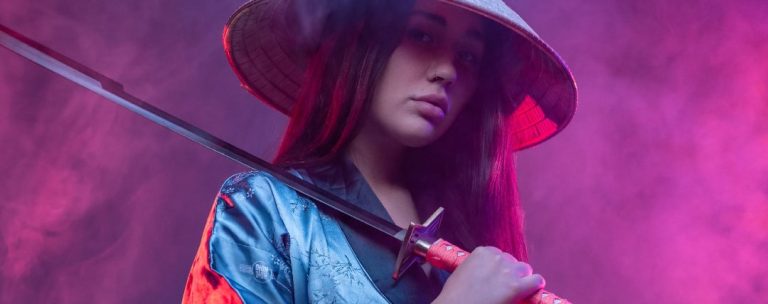 Femme Katana